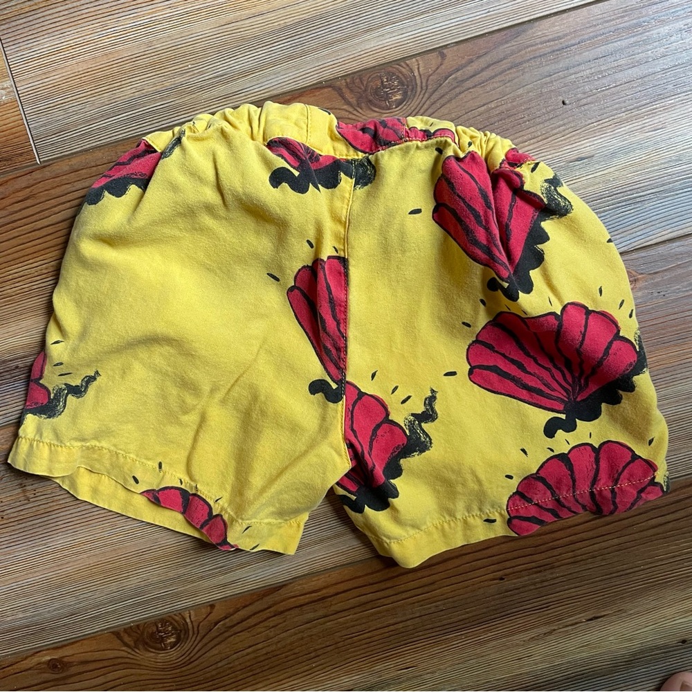 Mini Rodini Seashell Shorts - Picture 2 of 3